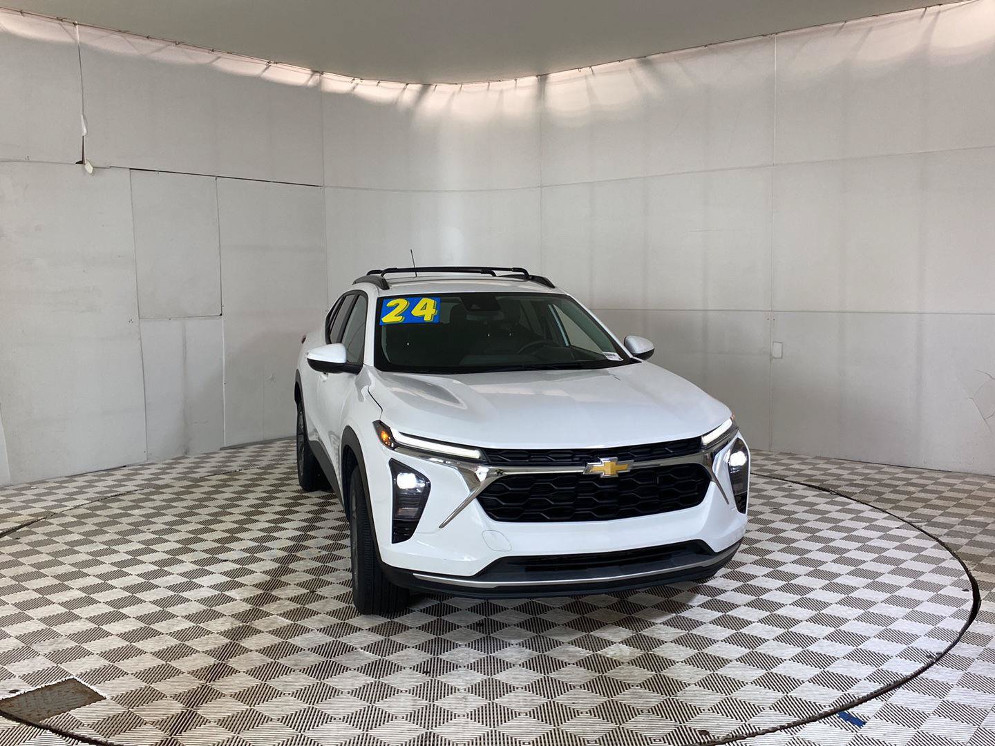 Certified 2024 Chevrolet Trax LT w/ Driver Confidence Package FWD image 2