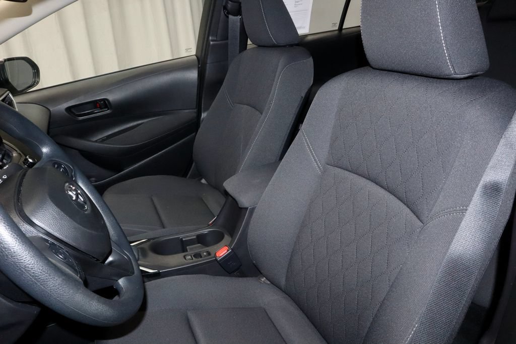 Used 2025 Toyota Corolla LE FWD image 25