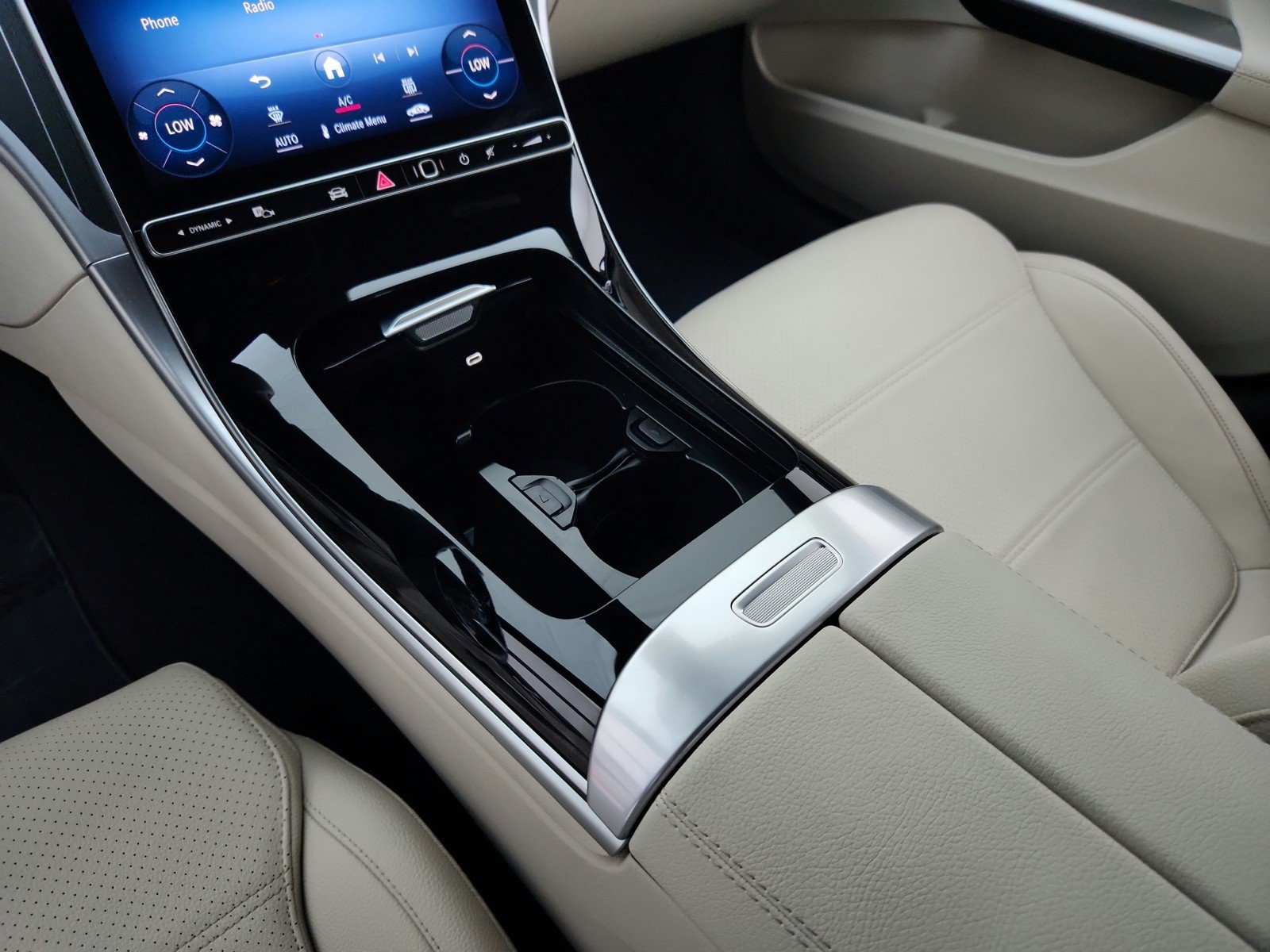 Certified 2023 Mercedes-Benz C 300 Sedan w/ Exclusive Trim Package image 22