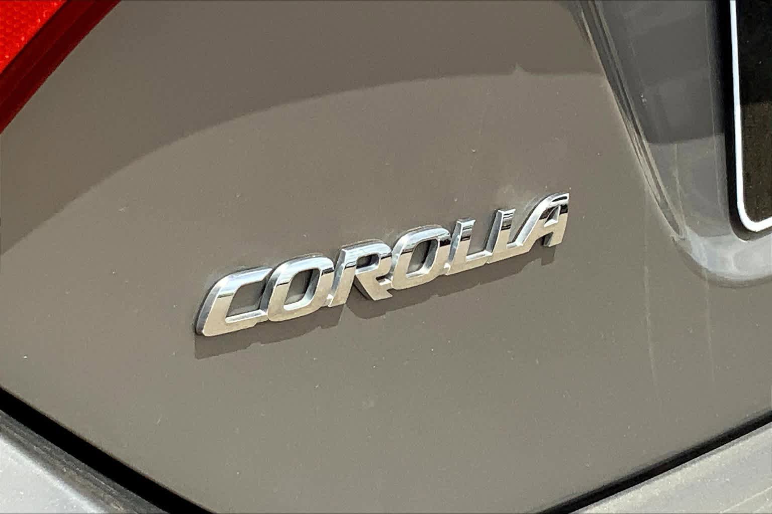 Used 2015 Toyota Corolla LE FWD image 31