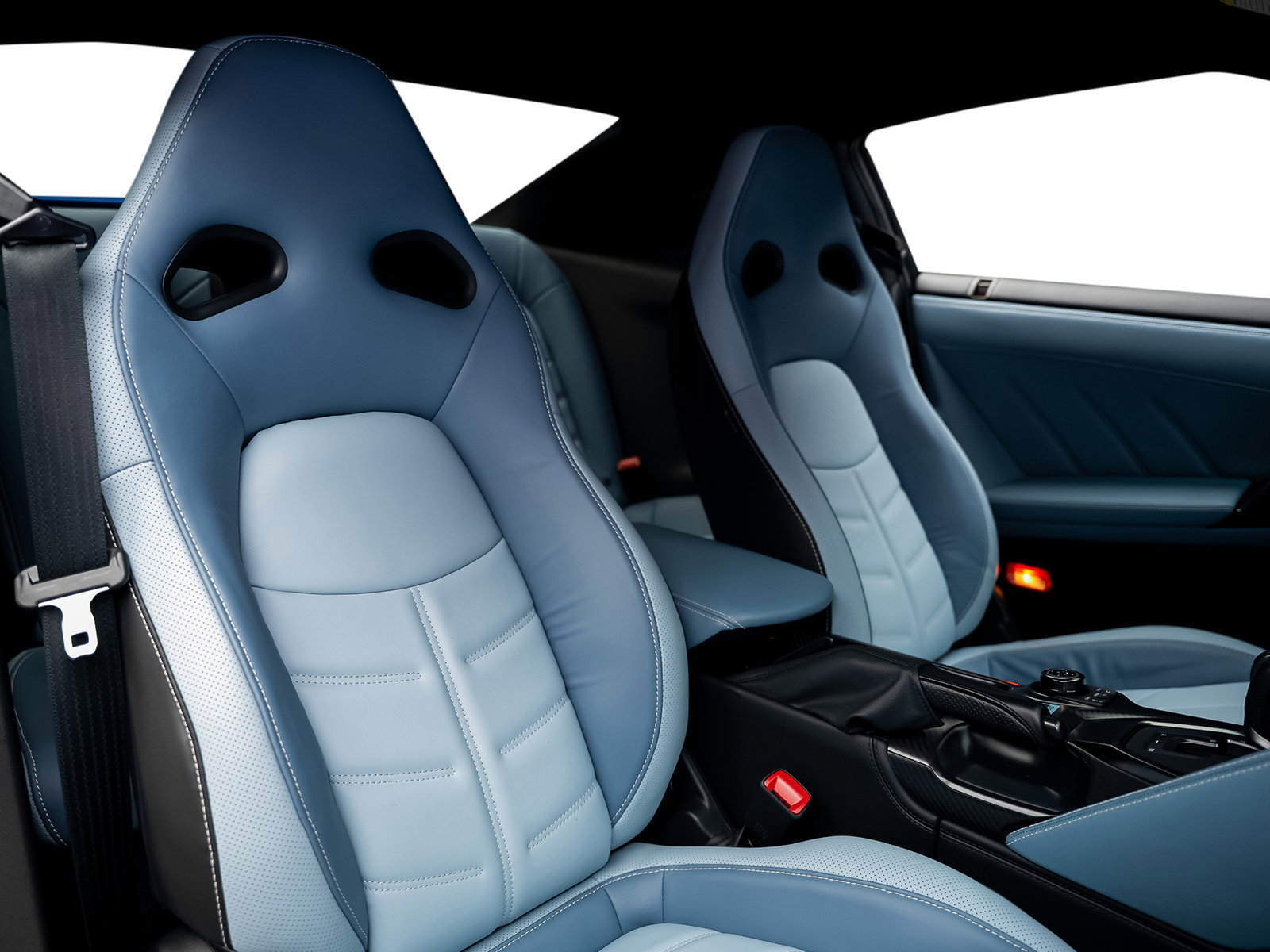 Used 2024 Nissan GT-R AWD/4WD image 35