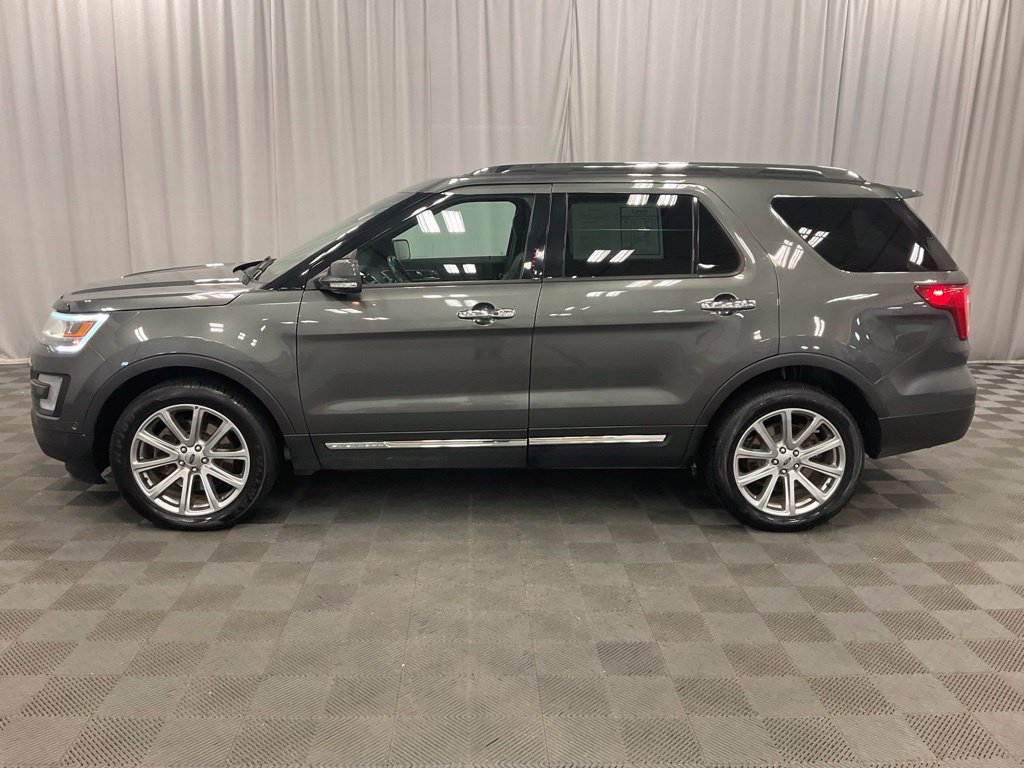 Used 2017 Ford Explorer Limited w/ Equipment Group 301A AWD/4WD image 14