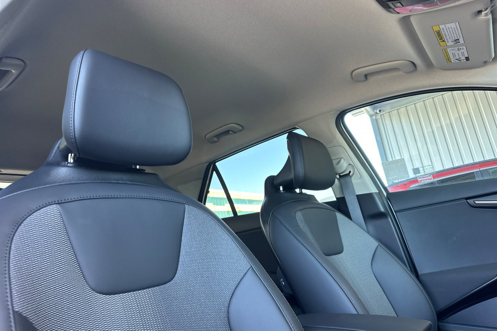 New 2026 Kia Niro EX FWD image 17