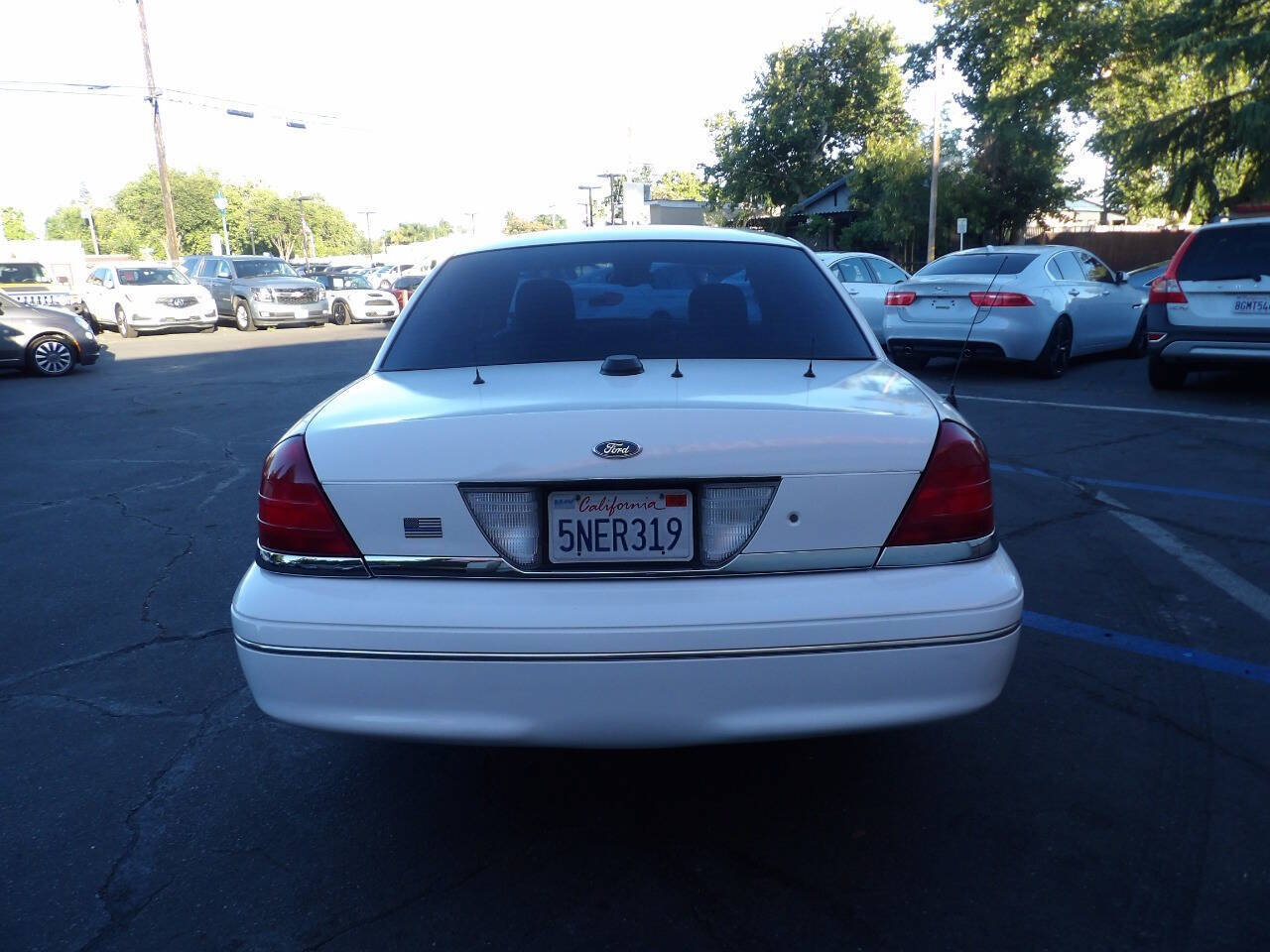 Used 2005 Ford Crown Victoria LX RWD image 9
