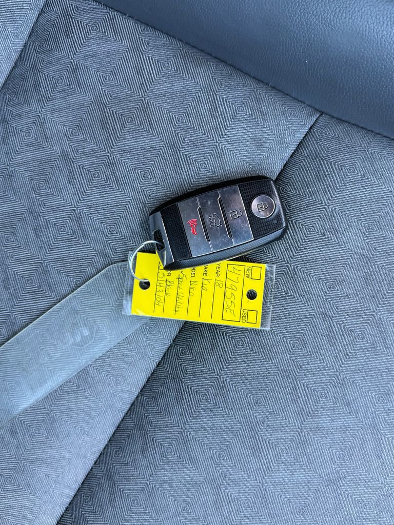 Used 2018 Kia Niro EX image 24