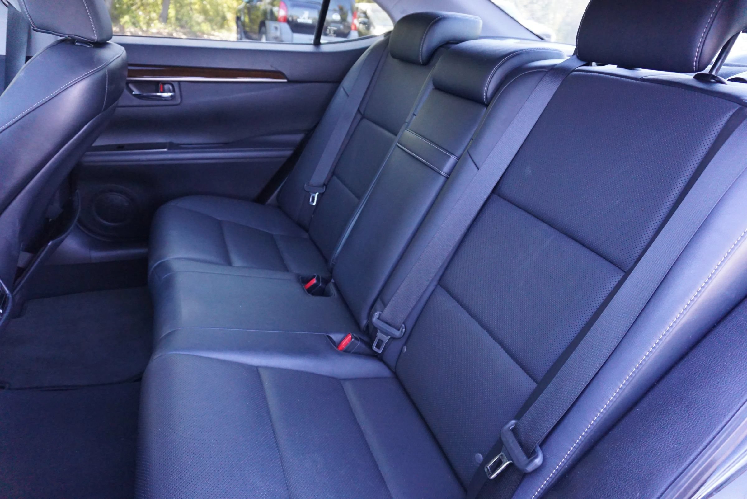 Used 2016 Lexus ES 350 w/ Premium Package w/Wood Trim FWD image 17