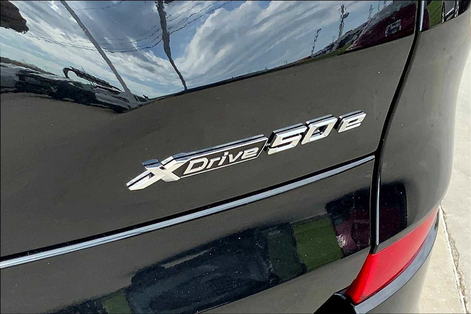 New 2026 BMW X5 xDrive50e w/ M Sport Package image 15