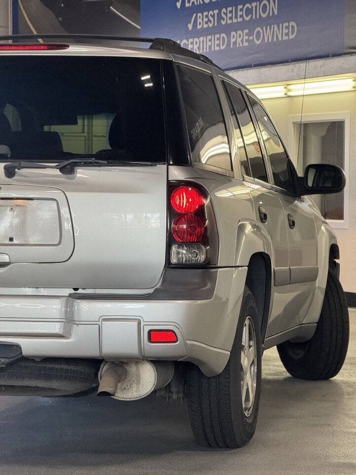 Used 2005 Chevrolet TrailBlazer LS AWD/4WD image 10
