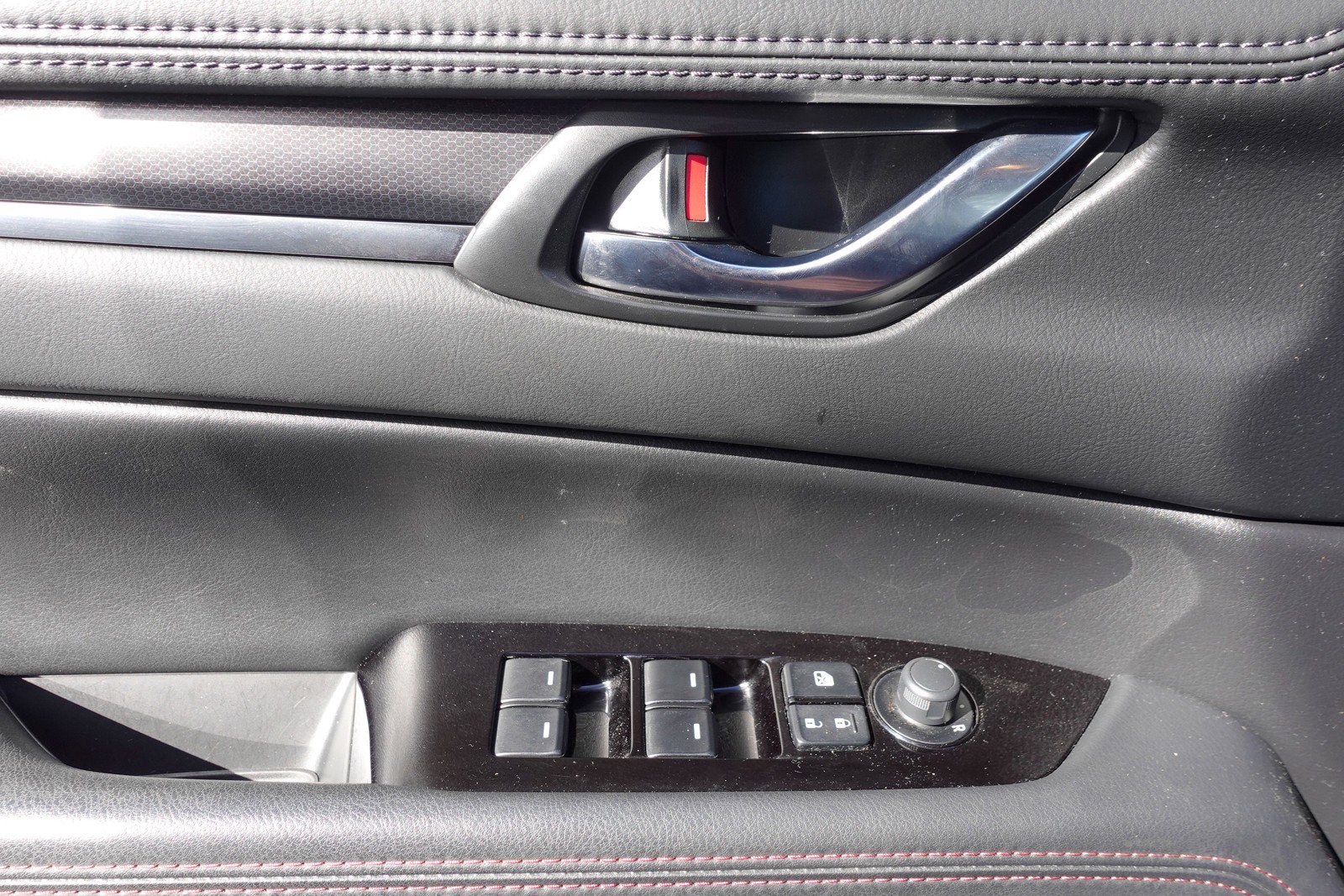 Used 2023 MAZDA CX-5 Carbon Edition image 11