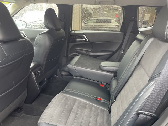 Used 2024 Mitsubishi Outlander SE AWD/4WD image 15