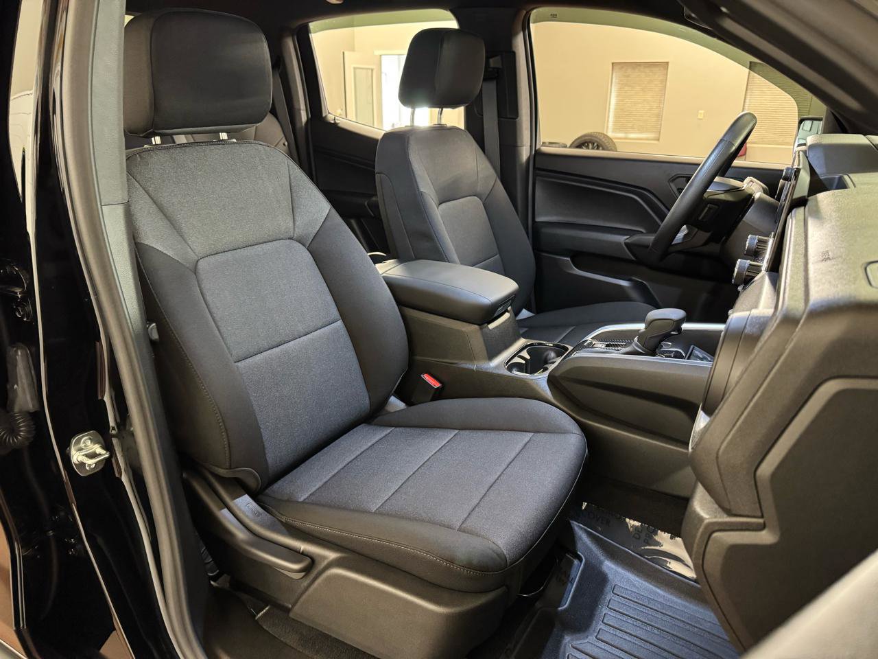 Used 2024 Chevrolet Colorado Trail Boss w/ Advanced Trailering Package image 36