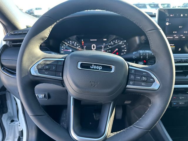Used 2025 Jeep Compass Limited w/ Sun & Sound Group image 30