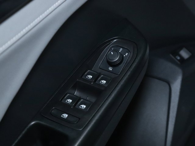 Used 2024 Volkswagen Taos SE image 17