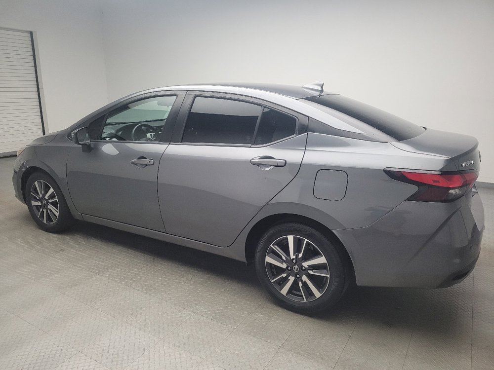 Used 2021 Nissan Versa SV FWD image 3