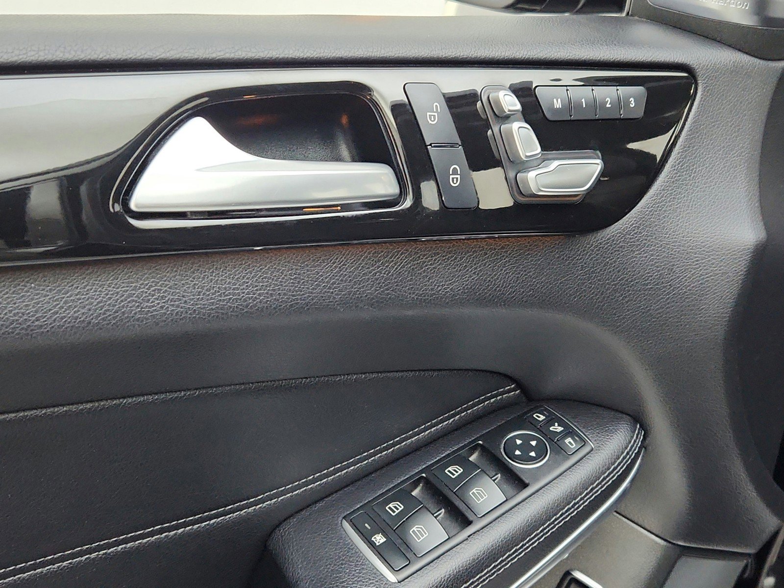 Used 2019 Mercedes-Benz GLS 550 4MATIC image 22