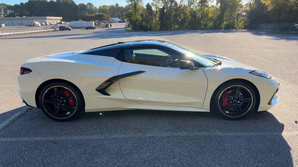 Used 2024 Chevrolet Corvette Stingray Premium Conv w/ Stealth Interior Trim Package image 7