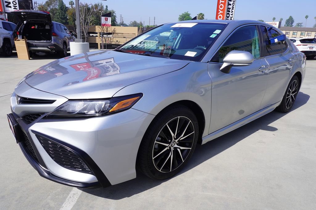 Certified 2023 Toyota Camry SE w/ Convenience Package image 4