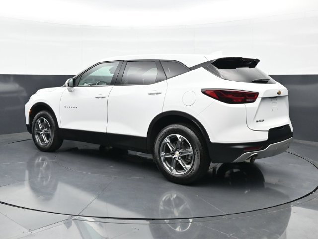 Used 2025 Chevrolet Blazer LT FWD image 7