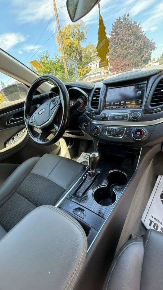 Used 2018 Chevrolet Impala LT FWD image 12