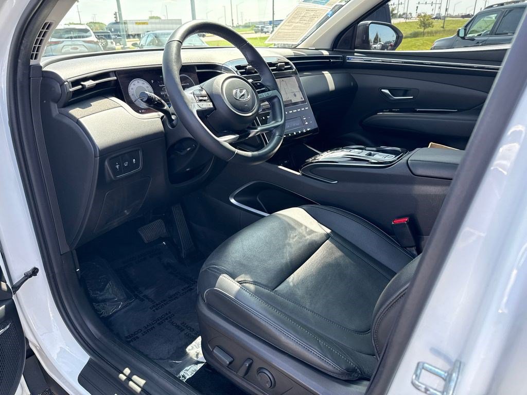 Used 2022 Hyundai Tucson Limited AWD/4WD image 17