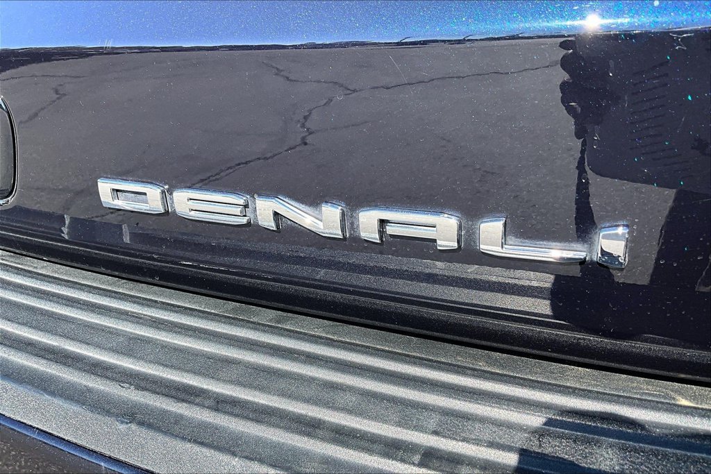 Used 2022 GMC Yukon XL Denali RWD image 25