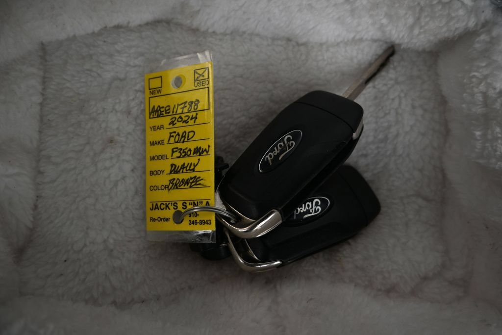 Used 2024 Ford F350 XL AWD/4WD image 29