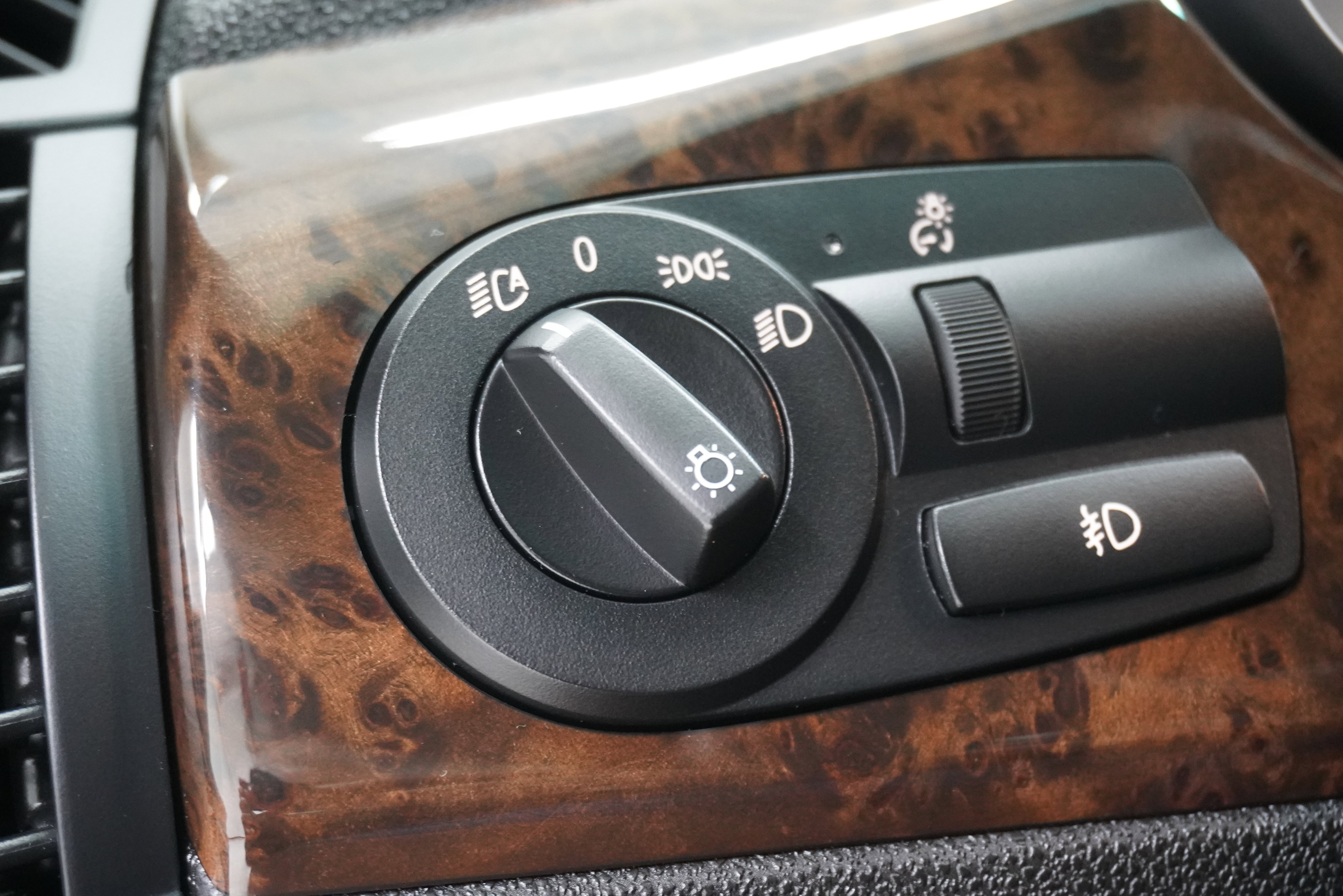 Used 2008 BMW Z4 3.0si image 23