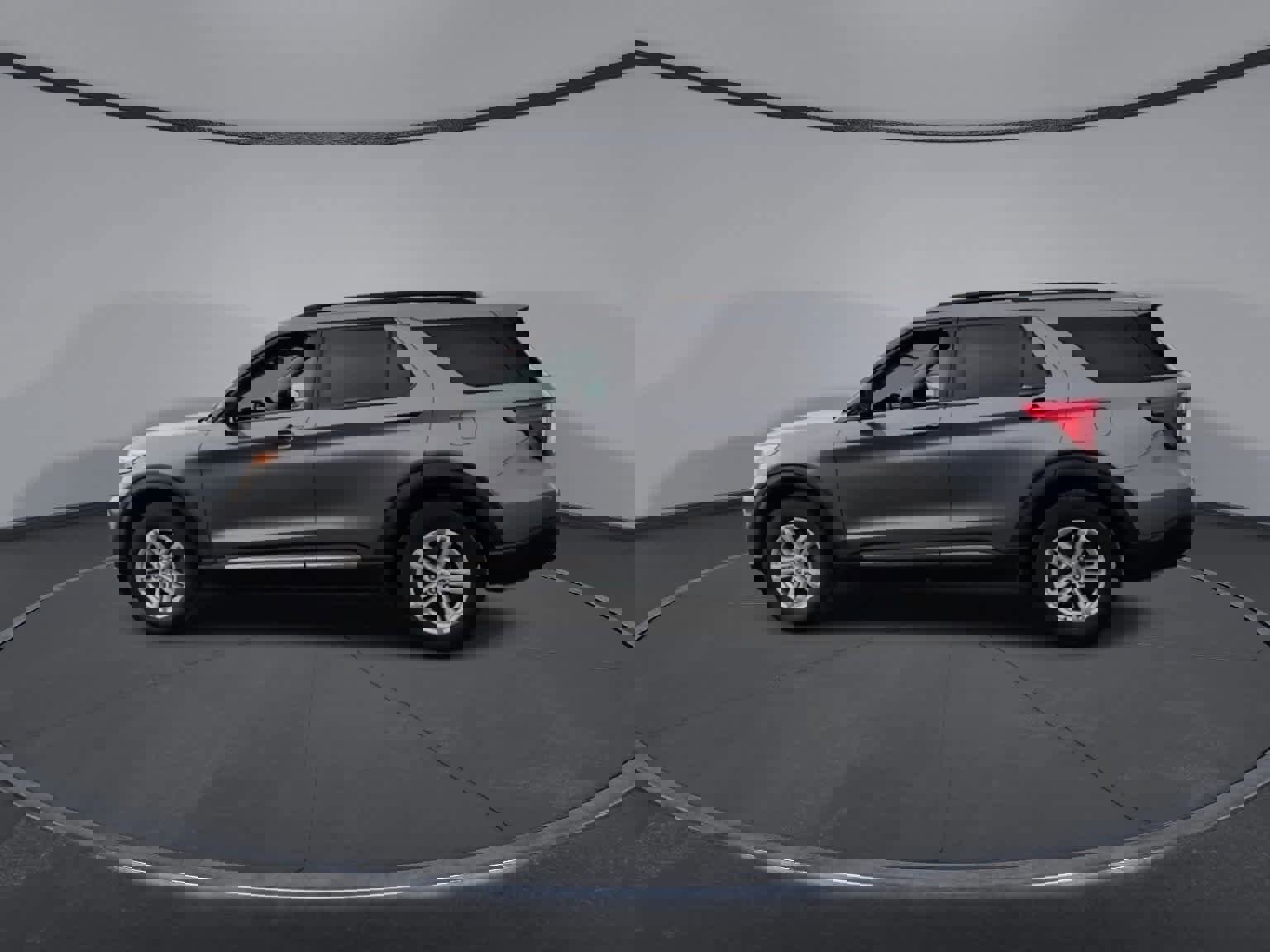 Used 2022 Ford Explorer XLT w/ Class IV Trailer Tow Package image 6