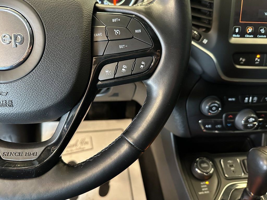 Used 2023 Jeep Cherokee Altitude Lux AWD/4WD image 11