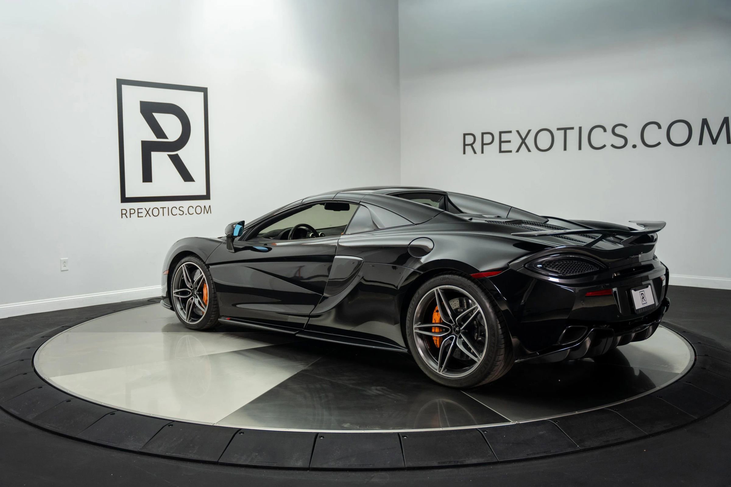 Used 2019 McLaren 570S Spider image 9