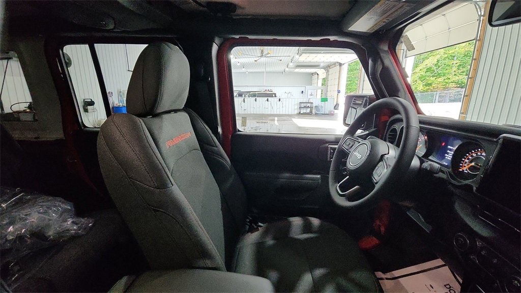 New 2026 Jeep Wrangler Unlimited Rubicon w/ Xtreme 35 Tire Package image 13