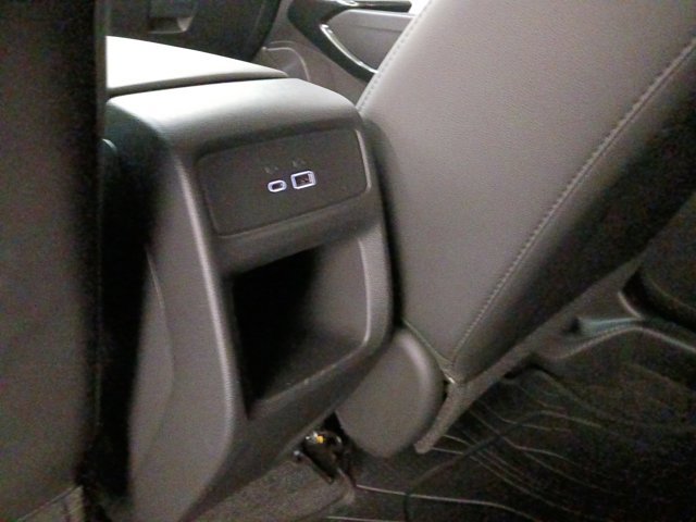 Used 2025 Chevrolet Trax LT w/ Driver Confidence Package image 27