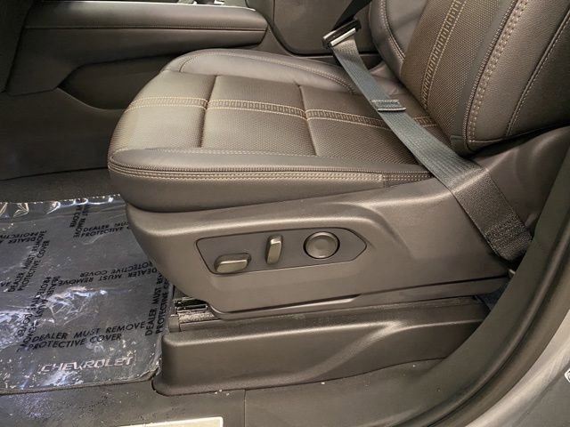 New 2026 Chevrolet Suburban High Country AWD/4WD image 16