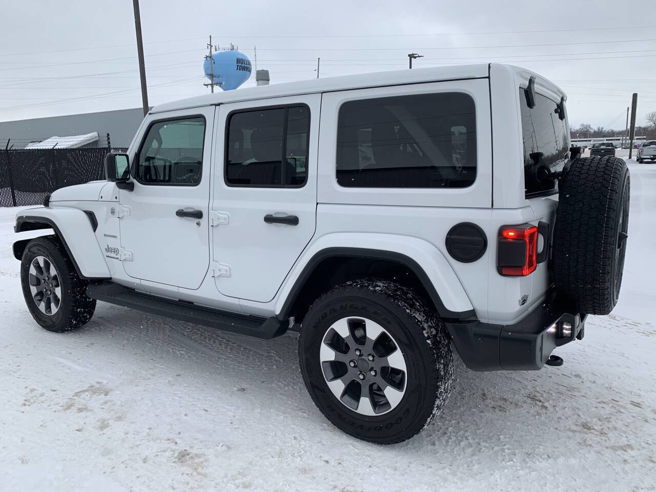Used 2023 Jeep Wrangler Unlimited Sahara w/ LED Lighting Group image 5