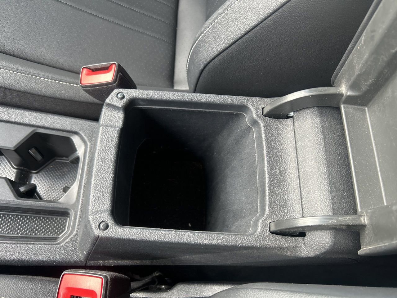 Used 2024 Volkswagen Tiguan SE R-Line image 23