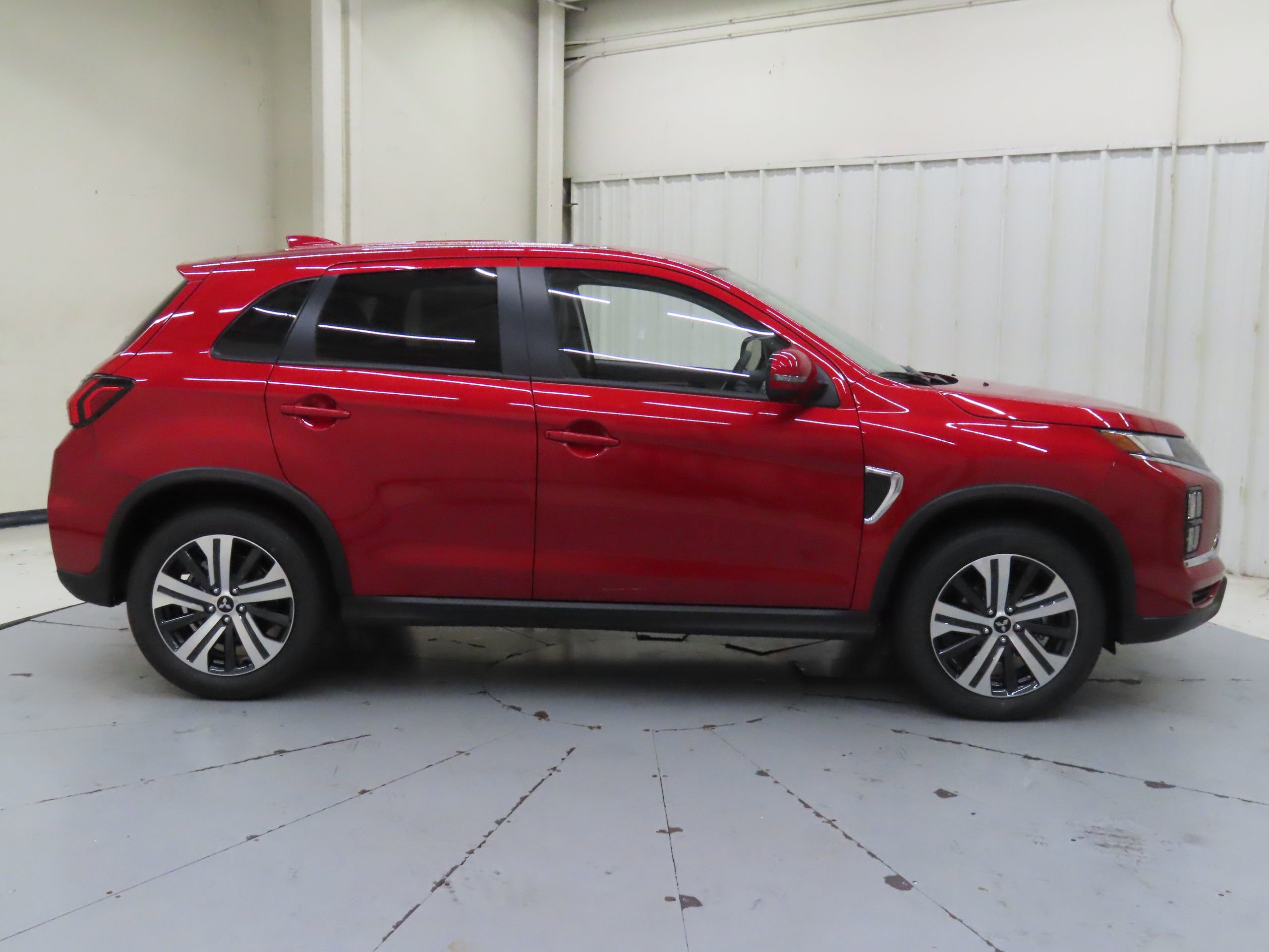 New 2025 Mitsubishi Outlander Sport SE image 2