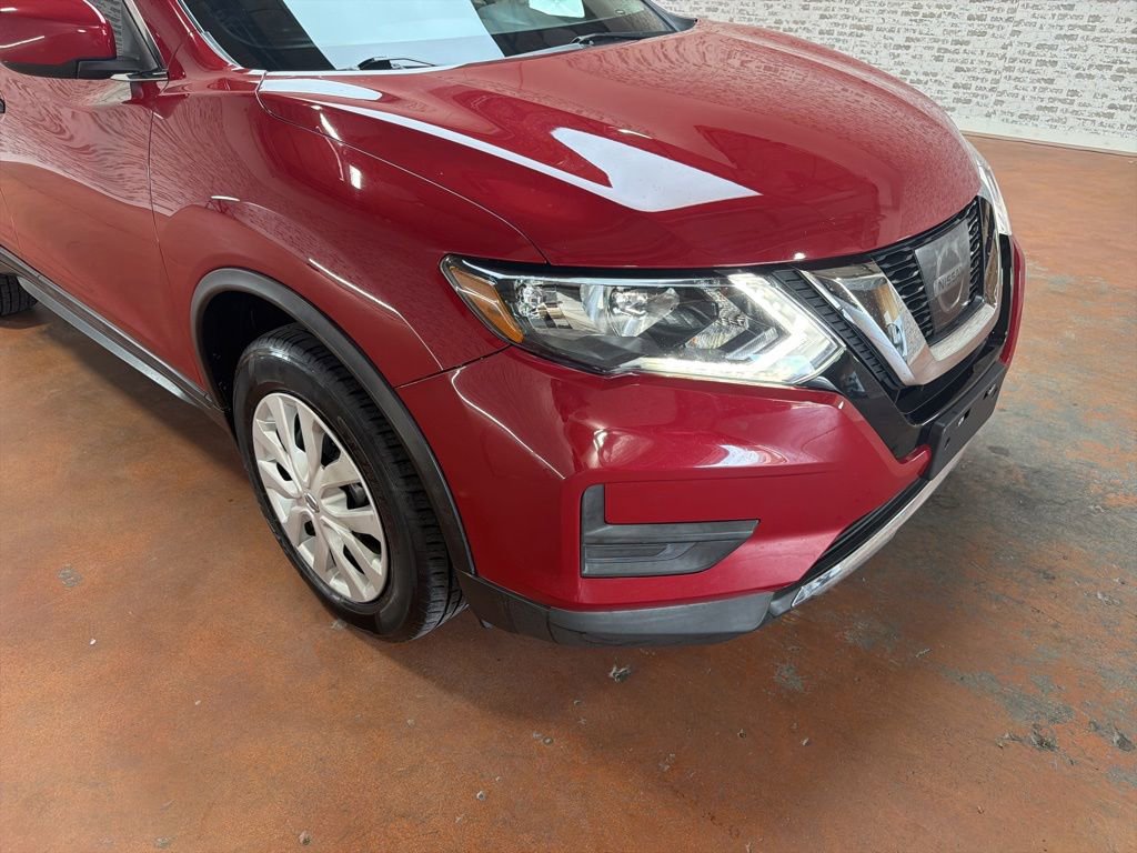 Used 2017 Nissan Rogue S AWD/4WD image 9