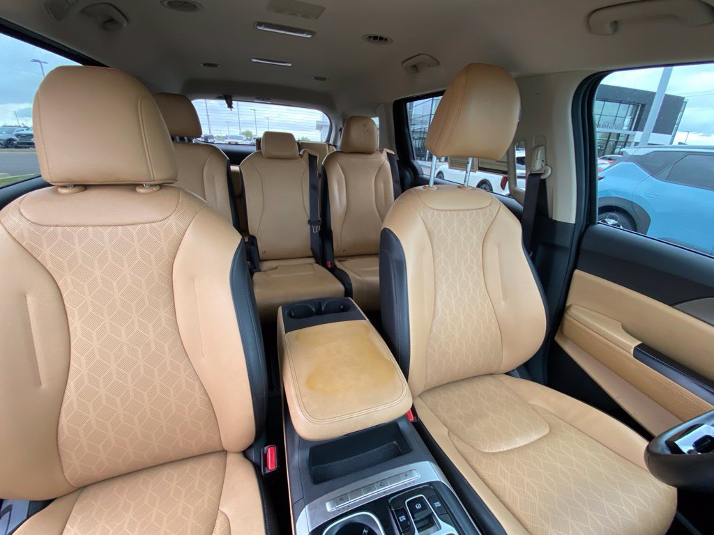 Certified 2024 Kia Carnival LX FWD image 27