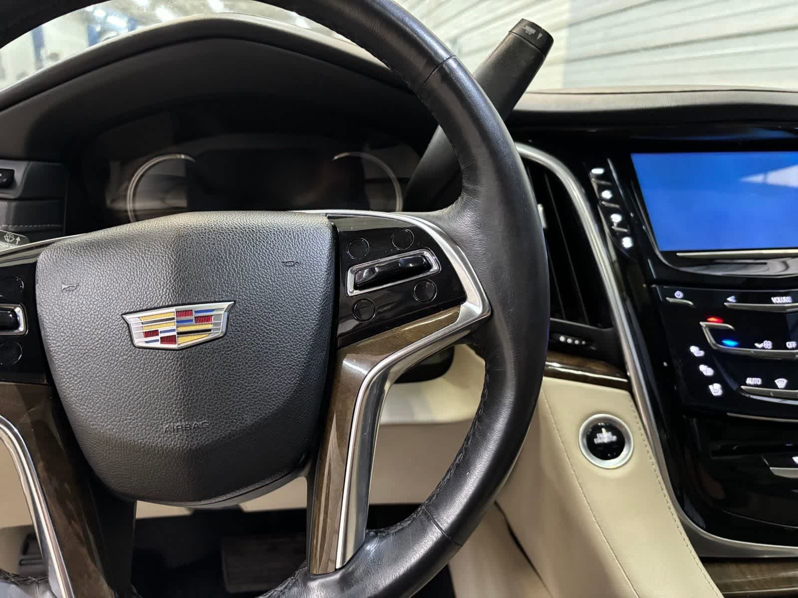 Used 2020 Cadillac Escalade ESV Luxury w/ Escalade Sport Edition AWD/4WD image 2