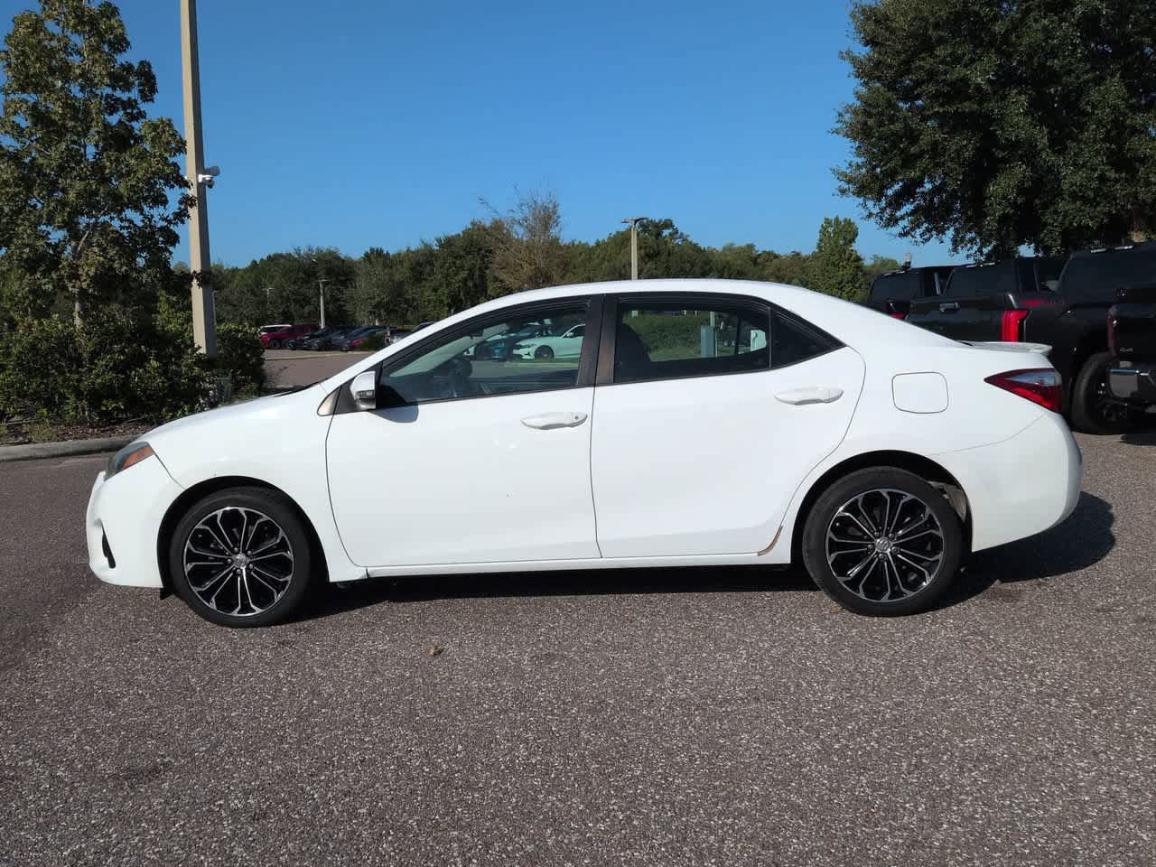 Used 2015 Toyota Corolla S FWD image 3