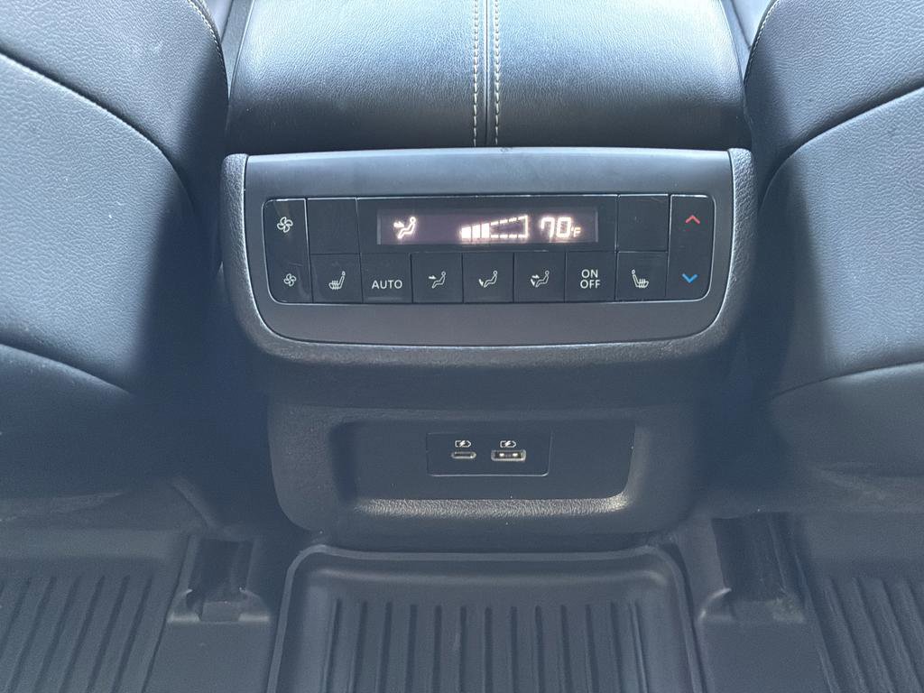 Used 2022 Nissan Pathfinder SL w/ SL Premium Package FWD image 17