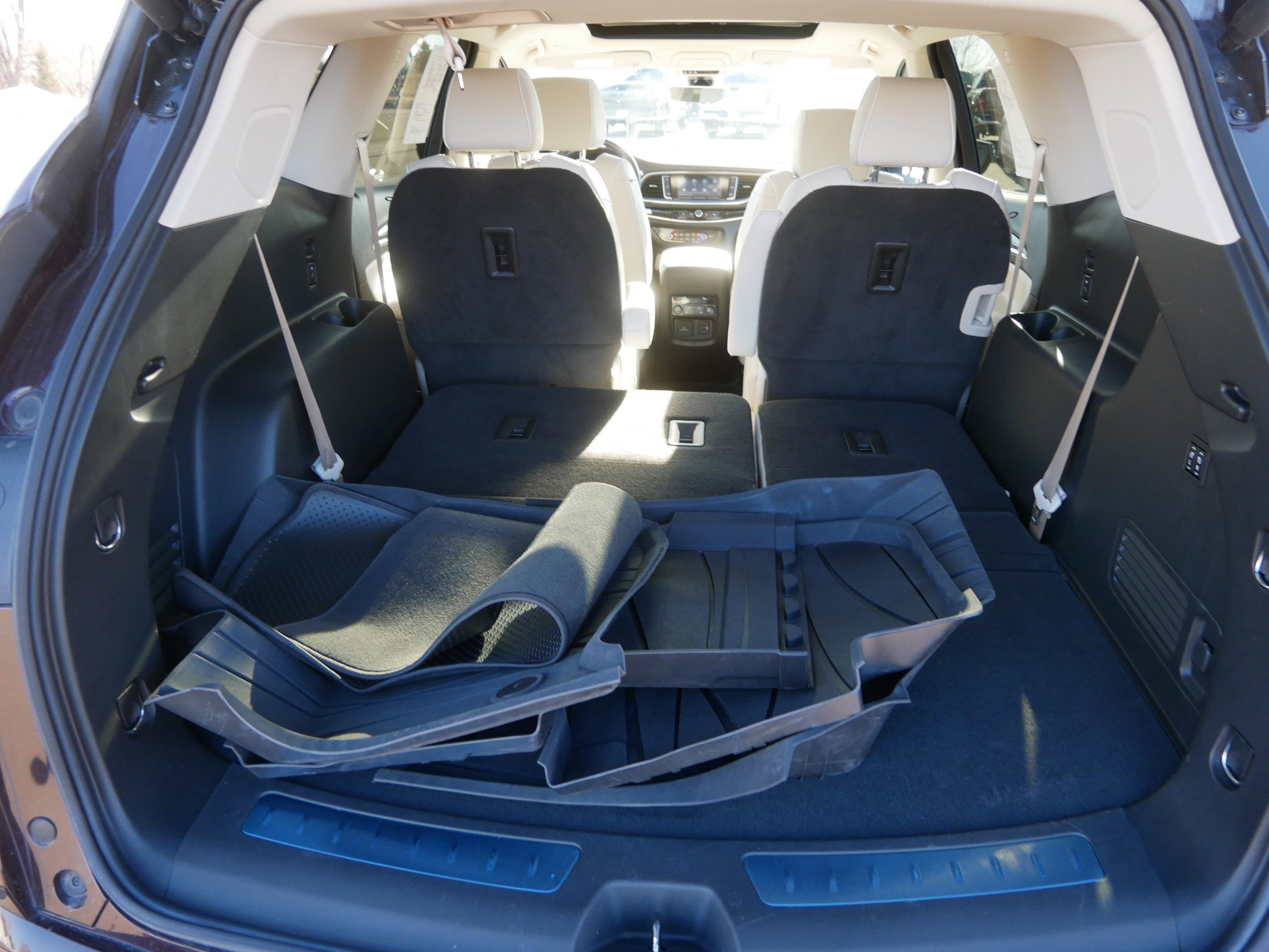 Used 2023 Buick Enclave Avenir w/ Avenir Technology Package image 18