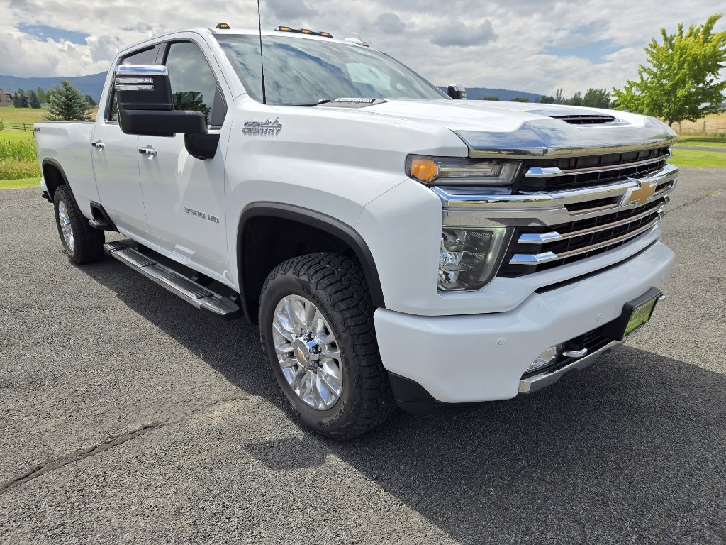 Used 2023 Chevrolet Silverado 3500 High Country w/ Technology Package image 3