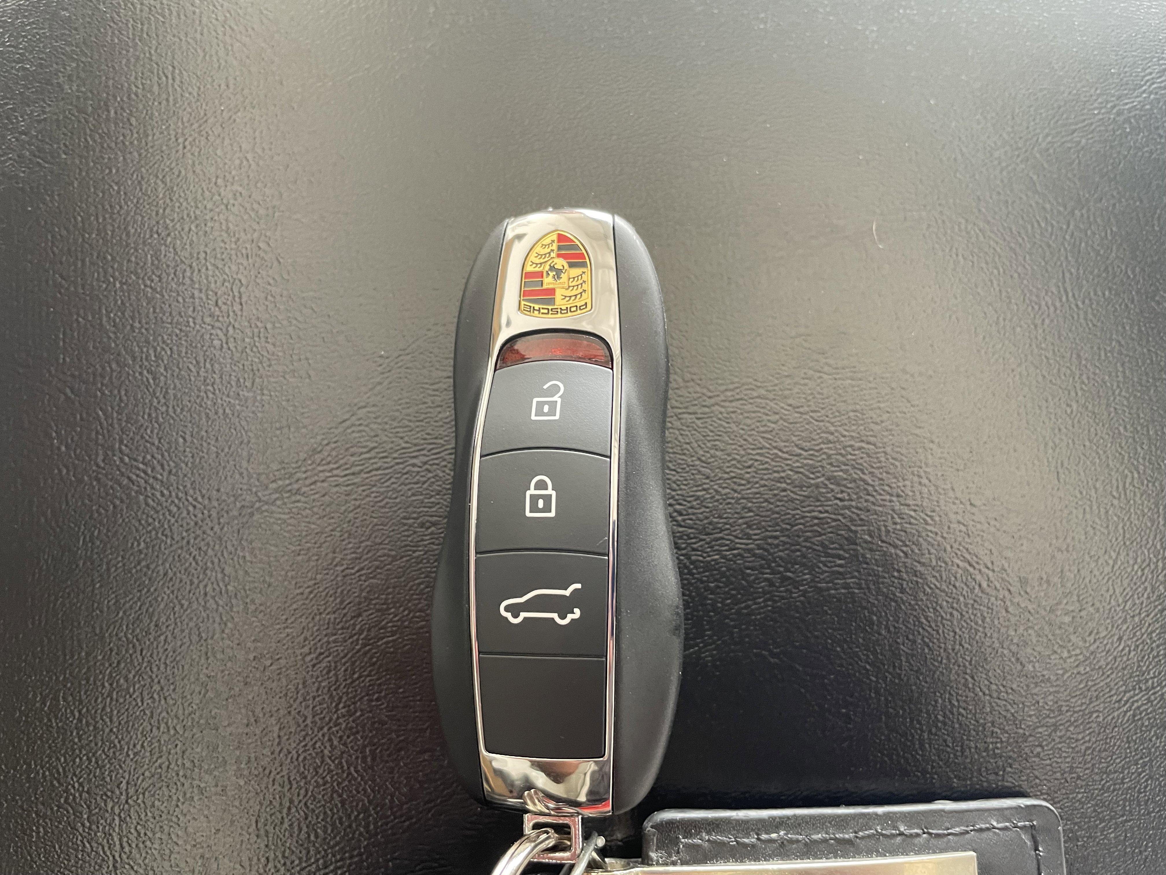 Certified 2021 Porsche Macan image 25