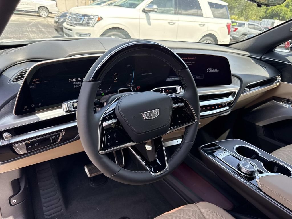 New 2026 Cadillac Lyriq Signature Luxury w/ LPO, Blue Accent Package AWD/4WD image 33