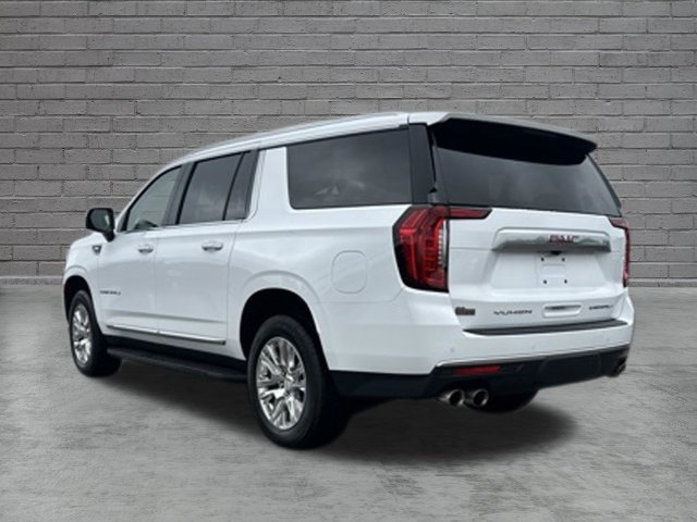 Used 2023 GMC Yukon XL Denali AWD/4WD image 3