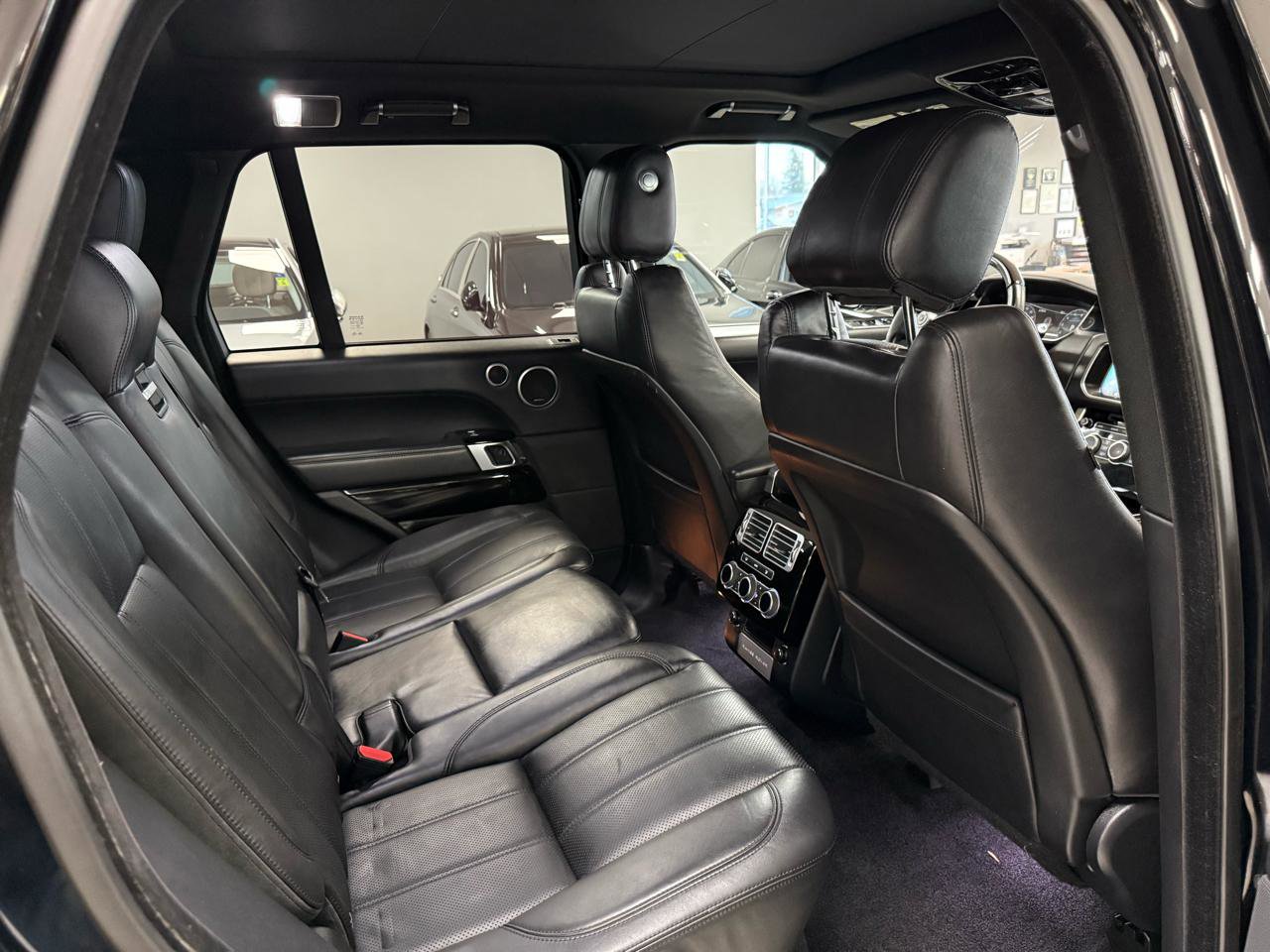 Used 2017 Land Rover Range Rover Supercharged image 24
