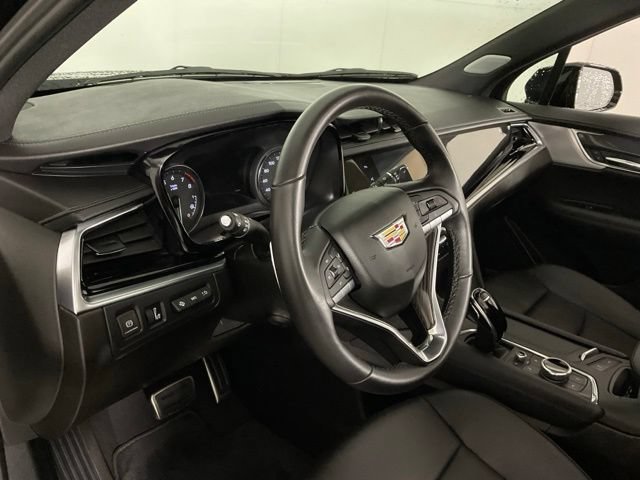 Certified 2025 Cadillac XT6 Sport w/ Technology Package AWD/4WD image 17
