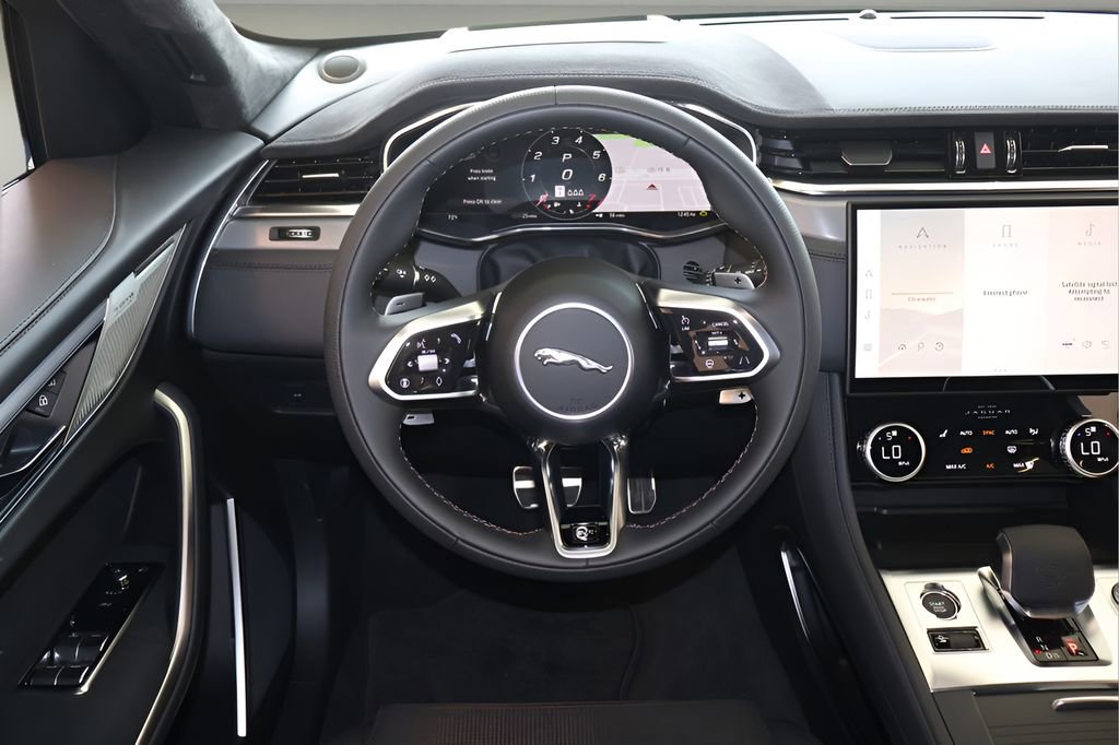 New 2026 Jaguar F-PACE SVR image 12