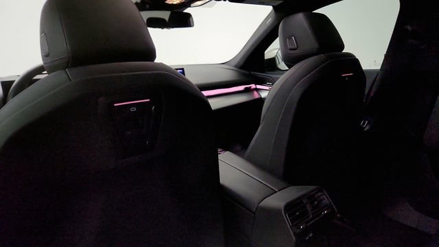Used 2026 BMW i5 eDrive40 w/ M Sport Package RWD image 46